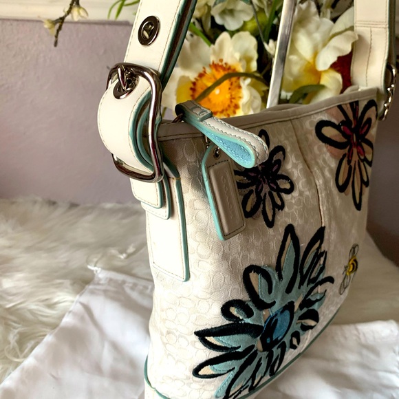 Coach RARE VINTAGE Floral Embroidered Women's Bag - Picture 6 of 14